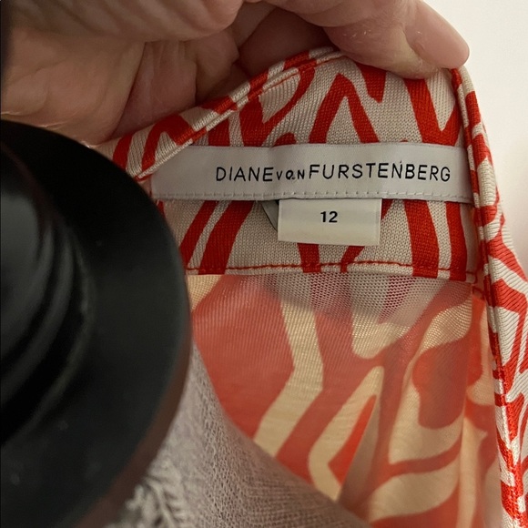 DVF NWOT Silk Burnt Orange Cream Geometric Midi Wrap Dress, Size L 12/14 - Picture 11 of 15